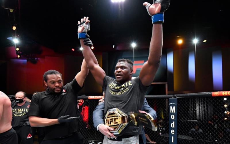 Fans Berat Thierry Henry Jadi Raja Kelas Berat UFC, Arsenal Ucapkan Selamat 