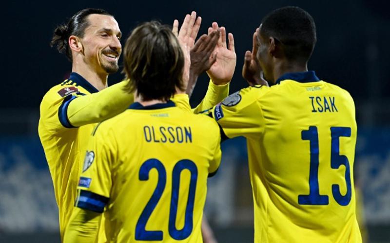 Zlatan Ibrahimovic Bikin Assist Super Keren saat Swedia Bantai Kosovo