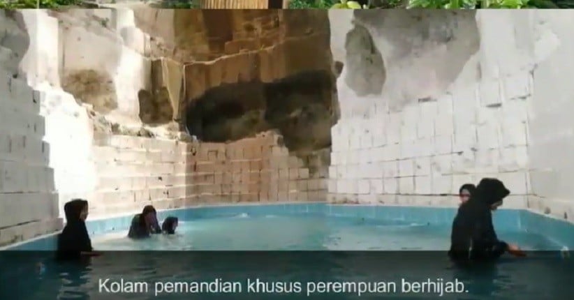 Asyik Wisata di Gresik, Ada Kolam Pemandian Alam Khusus Hijabers