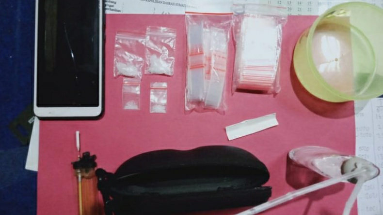 Simpan Sabu di Kotak Bedak, IRT di Padang Dijemput Polisi