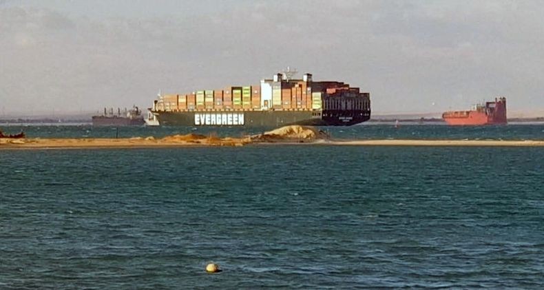 Terusan Suez Bisa Dilalui Lagi, Butuh Waktu Beberapa Bulan Pulihkan Pengiriman Global