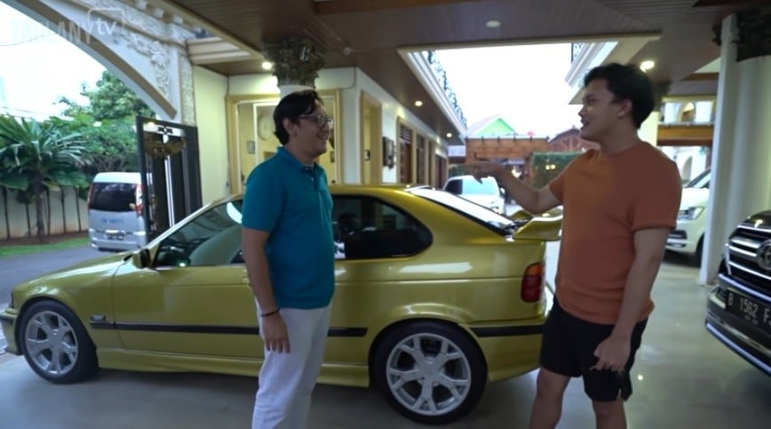 Jatuh Cinta pada Pandangan Pertama, Rizky Febian Boyong Mobil Lawas BMW E36