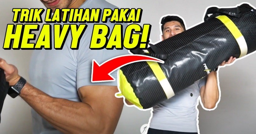 Trik Olahraga di Rumah ala Model Tampan JRyan, Pakai Tas Berat!
