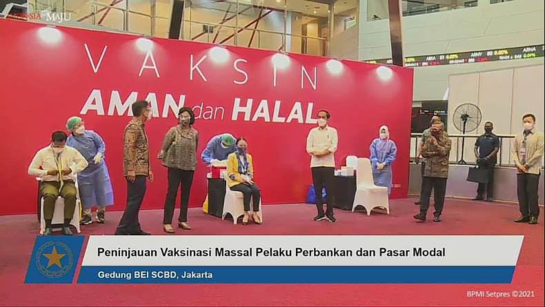 Jokowi: Kita Akan Vaksinasi Besar-besaran di Perbankan dan Pasar Modal
