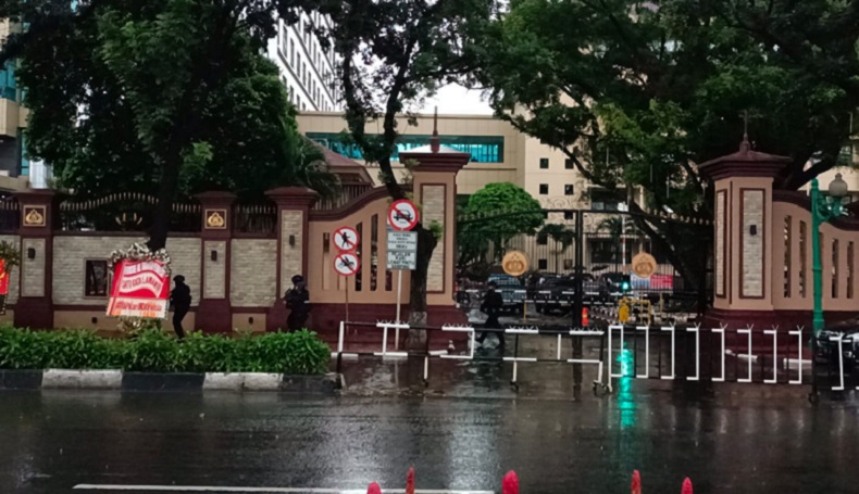 Terduga Teroris Sempat Todongkan Pistol ke Petugas Pos Jaga Mabes Polri