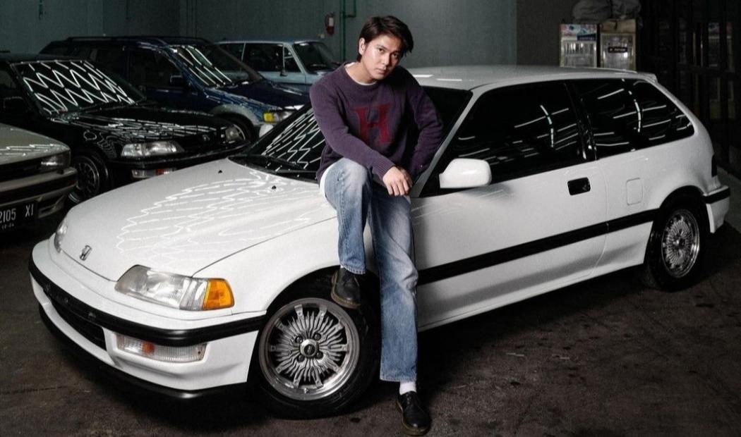 Sangat Tergila-gila, Iqbaal Ramadhan Namai Mobil Pertamanya Geulis 