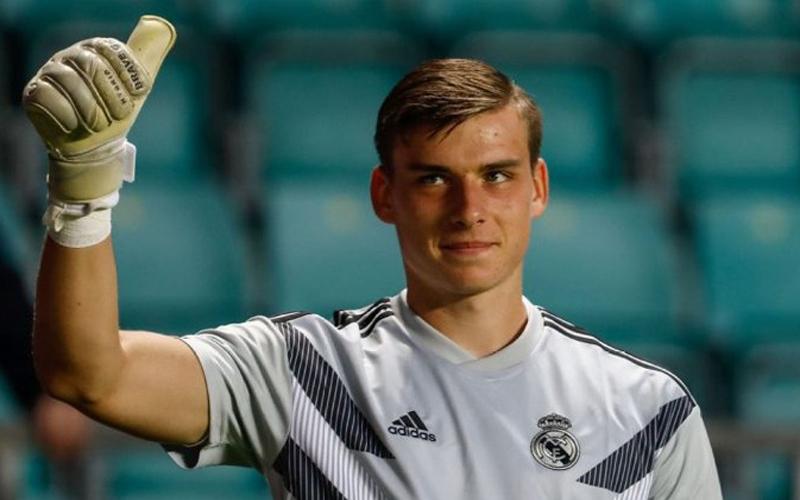 Pernikahan Kiper Real Madrid Bikin Heboh! Pakaiannya Kelewat Santai