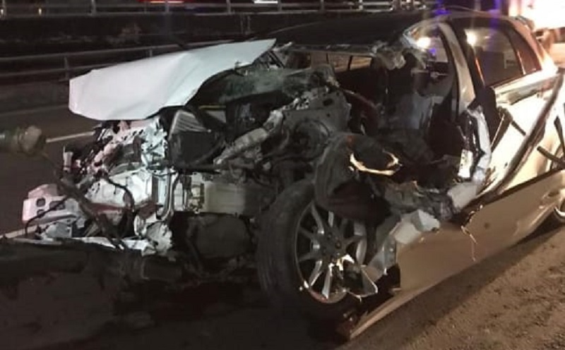 Kecelakaan di Tol Angke Kamis Dini Hari, Satu Mobil Ringsek Parah