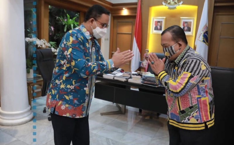 Gubernur Anies Terima Raja Melek, Sosok yang Membuat Pengendara Aman Melintas di Jalanan