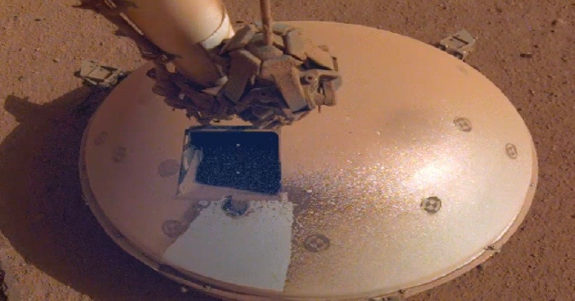  Lander NASA Deteksi Dua Getaran Besar di Mars