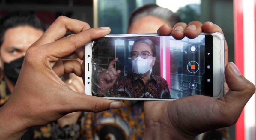 Kecewa, Hotma Sitompul Persilakan Desiree Gugat Cerai dan Tuntut Harta