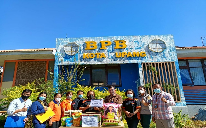 Bank Mandiri Salurkan Bantuan Kemanusiaan untuk Korban Banjir Bandang di NTT 