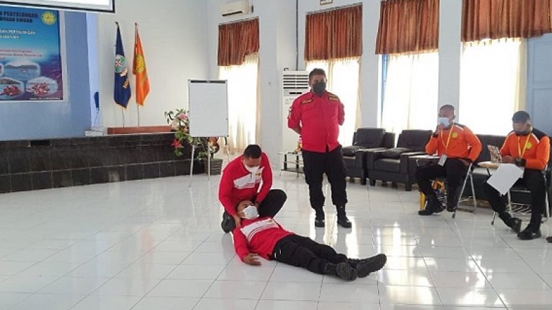Tingkatkan Kemampuan Personel, SAR Ambon Gelar Pelatihan Water Rescue