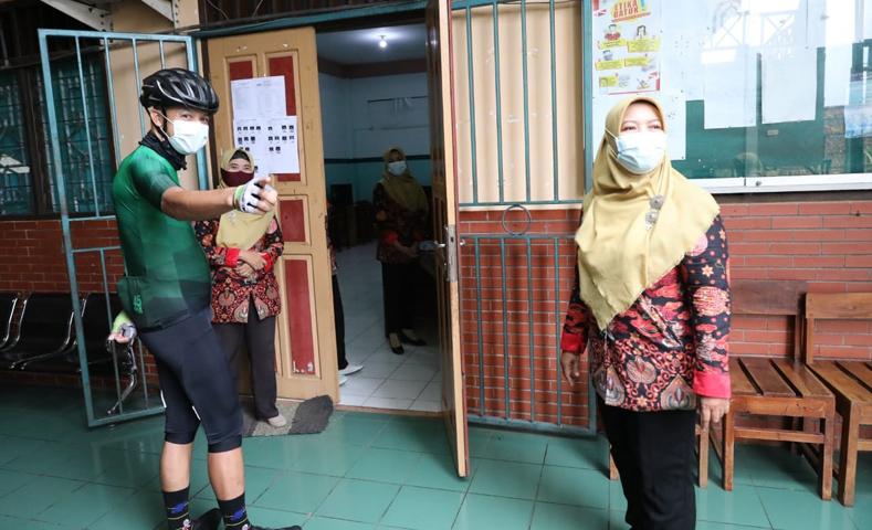 Ganjar Peringatkan Sekolah Tak Colong-Colongan Gelar Pembelajaran Tatap Muka