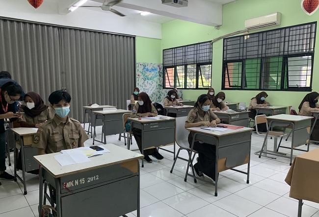 Cerita Siswa di Jakarta Pertama Kali Masuk Sekolah Tatap Muka: Canggung Ketemu Teman Baru