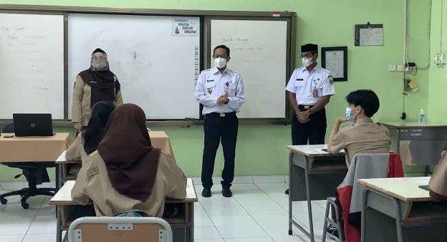 Murid yang Ikut Pembelajaran Tatap Muka SMKN 15 Jakarta Wajib Diantar Orang Tua 