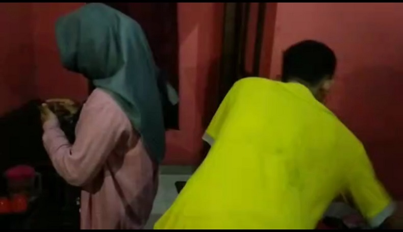 Suami Kerja, Istri di Pangkalan Bun Digerebek Warga sedang Indehoy dengan Pria Lain