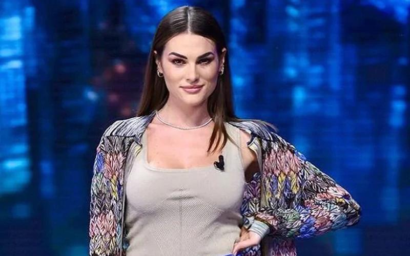 Francesca Novello, Pacar Rossi Akui Bokongnya Sering Dijamah Lelaki Mesum