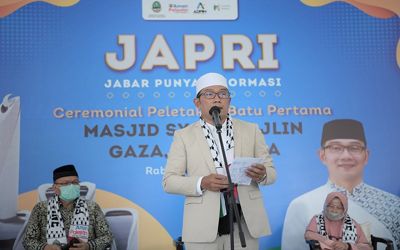 Ridwan Kamil Meneteskan Air Mata saat Peletakan Batu Pertama Masjid Syeikh Ajlin Gaza