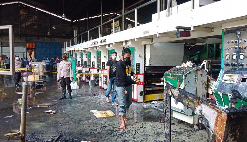 Pabrik Cat di Purwakarta Terbakar Hebat, 1 Karyawan Terluka
