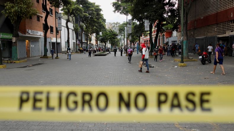 Wali Kota Dikecam karena Tandai Rumah Warga Positif Covid dengan Simbol Merah