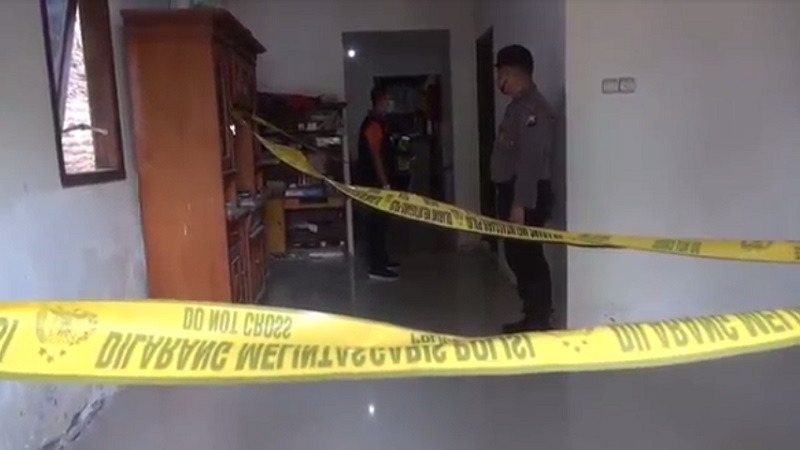 Bujang Tua di Lamongan Tewas Membusuk dalam Kamar
