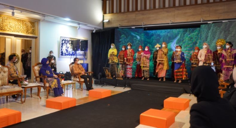 Istri Erdogan Berkaca-kaca saat Pertunjukan Angklung di KBRI, Bawakan Lagu Patriot Turki