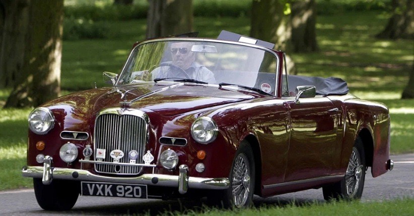 Koleksi Mobil Mewah Pangeran Philip, Salah Satunya Ada Sedan Sport Langka