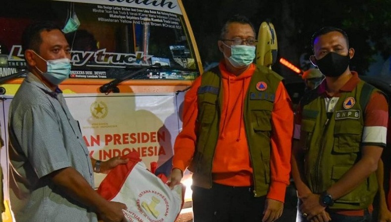 Presiden Jokowi Kirim 13.000 Paket Sembako ke Bima, Dikirim lewat Jalur Darat