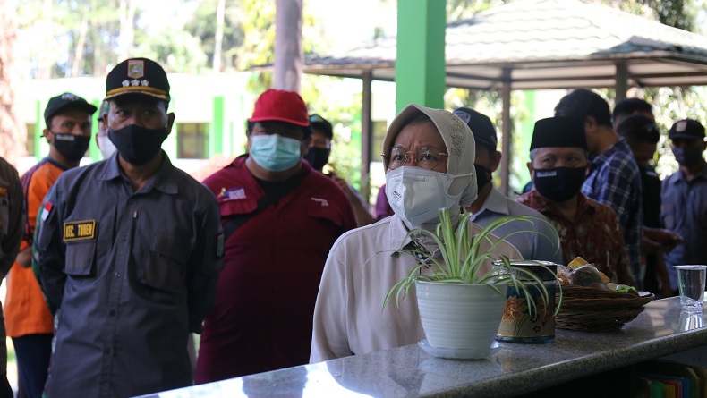 Mensos Beri Santunan Rp120 Juta untuk Ahli Waris 8 Korban Gempa di Malang dan Lumajang