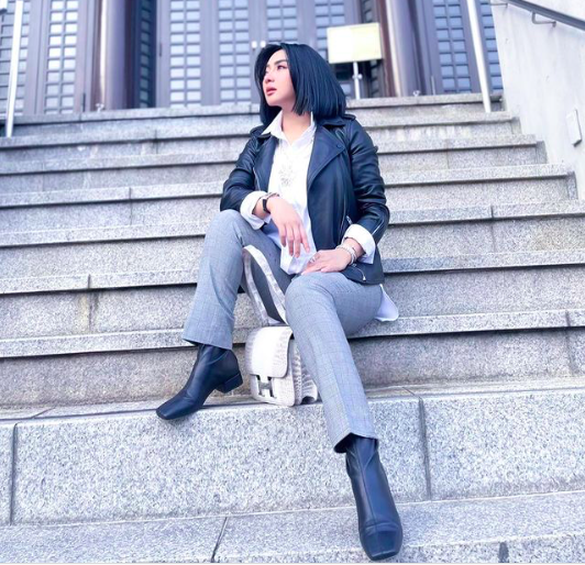 Ramadhan di Tokyo, Syahrini Ajak Suami Khatam Al-Quran