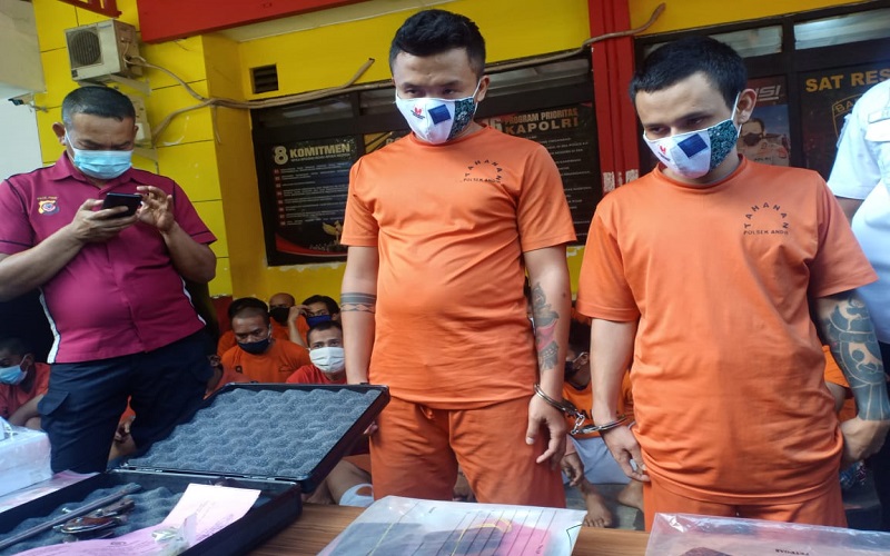 Kesal Lapaknya Ditertibkan, Pria Ini Ngamuk dan Letuskan Senpi Rakitan di Pasar Andir Bandung