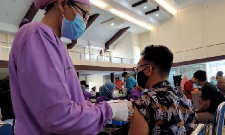 Hari Ini Kalbar Mulai Vaksinasi Massal di Stadion SSA Pontianak