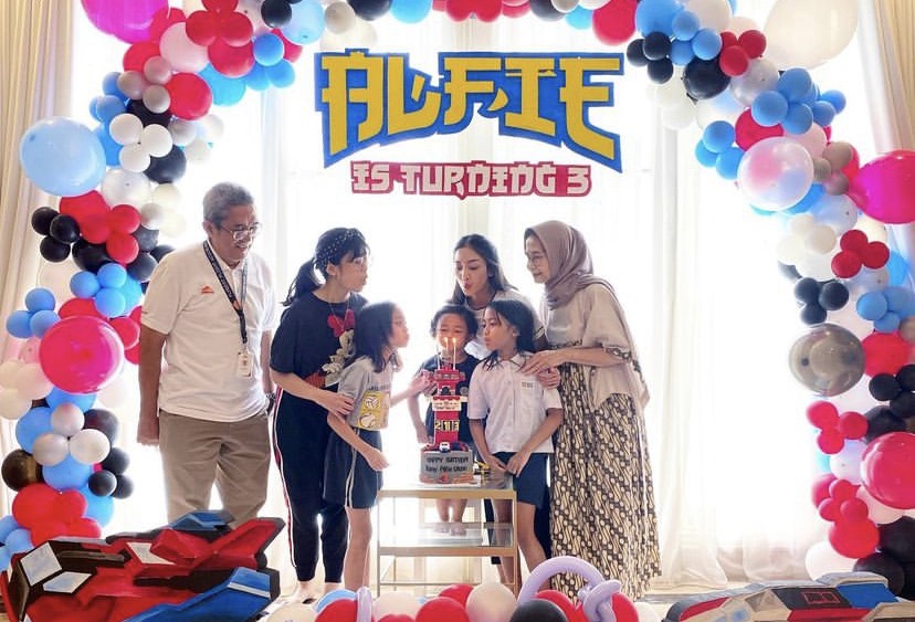 Ririn Dwi Ariyanti Rayakan Ultah Anak, Netizen: Kok Papanya Enggak Ada?