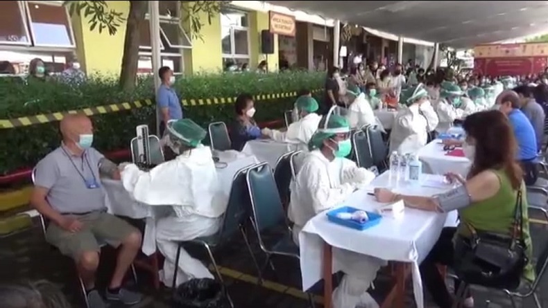 1.300 Lansia di Kota Bandung Antusias Ikut Vaksinasi Dosis Kedua 