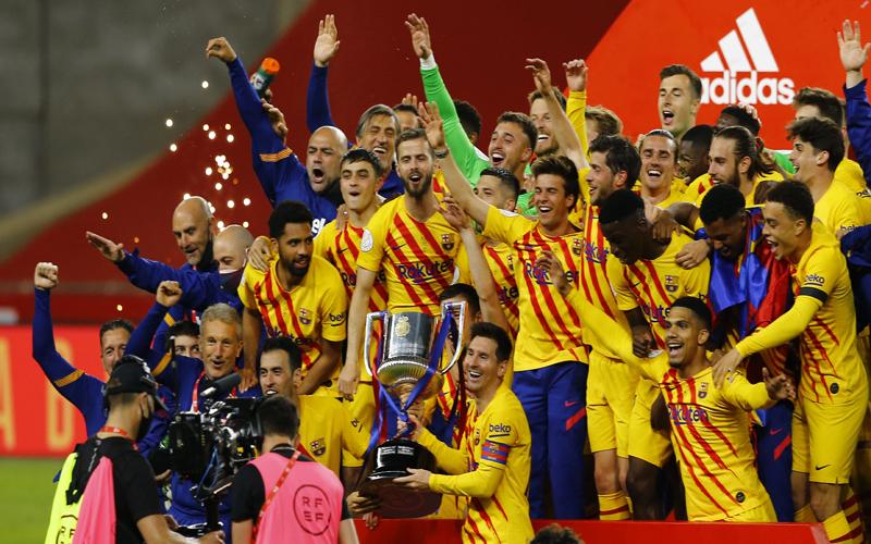 Barcelona Akhiri Puasa Gelar, Lionel Messi Cs Berpesta di Bus hingga Hotel