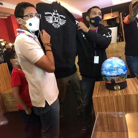 Kunjungi IIMS Hybrid 2021, Sandiaga Optimistis Sinergikan Industri Pariwisata dan Otomotif