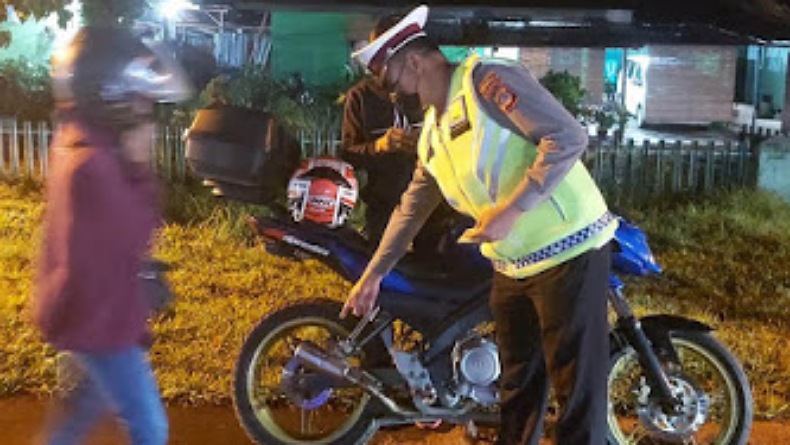 Razia Knalpot Bising di Bitung, Polisi Kandangkan  21 Unit Motor