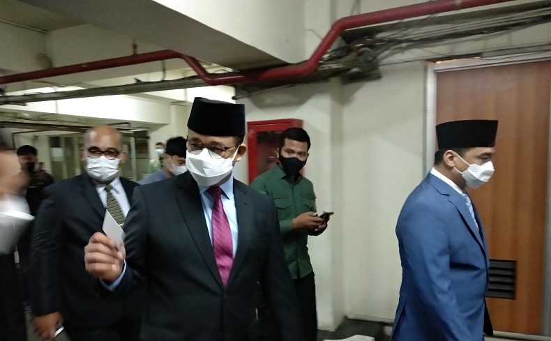 Usai Sholat Subuh Anies Bersama Keluarga Sholat Gaib untuk Tengku Zulkarnain 