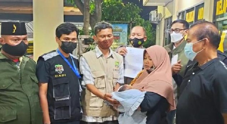 Heboh, Warga Karawaci Dititipi Bayi oleh Orang Tak Dikenal