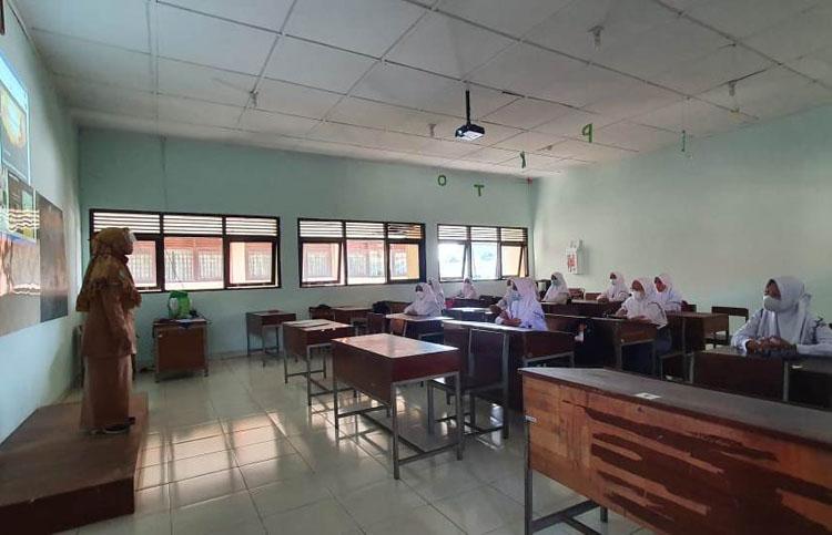 Vaksinasi Pelajar Belum 100 Persen, PTM Terbatas Sudah Digelar di KBB 