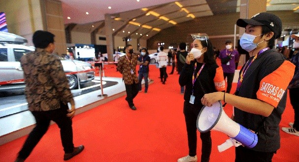Dikawal Satgas Covid-19, Jarak Pengunjung IIMS Hybrid 2021 Diawasi