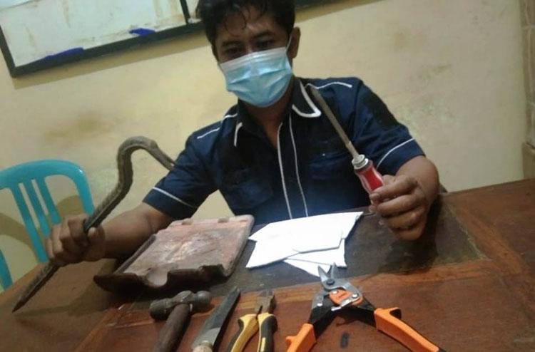 Terjatuh dari Eternit, Pencuri Gagal Jarah Harta Mantan Majikan 