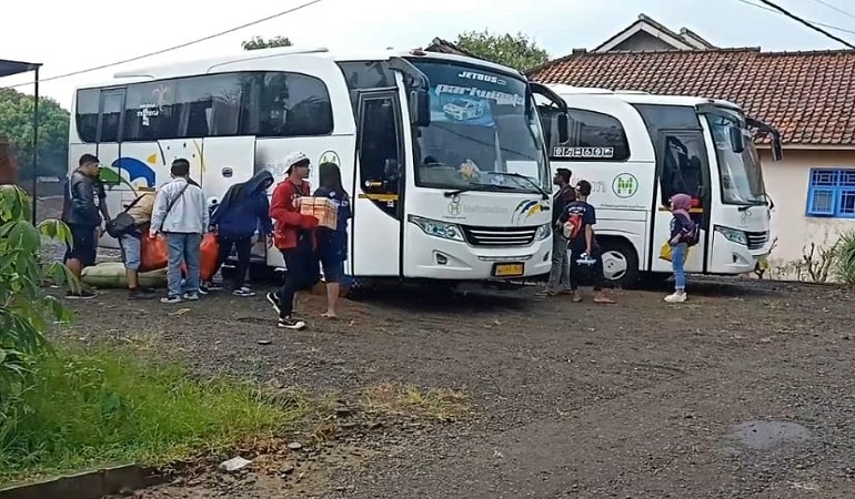 Hindari Larangan Mudik, Tukang Kredit Pulang Kampung Massal ke Majalengka