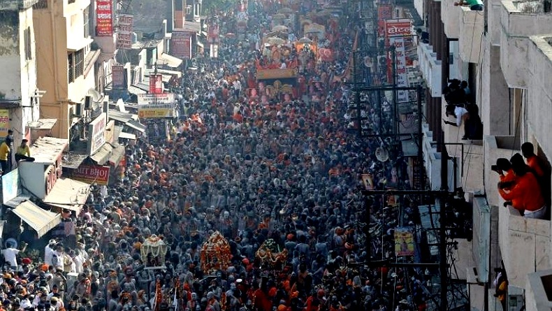 Covid India Makin Parah, Lebih dari 300.000 Orang Terinfeksi dalam Sehari