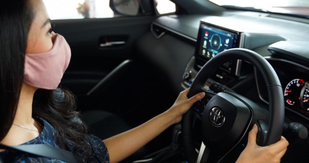 Tips Mengemudi Aman bagi Perempuan, Awas Jangan Pakai High Heels 