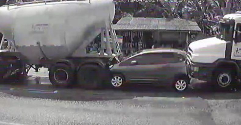 Kecelakaan Tragis, 5 Orang Sekeluarga Tewas Setelah Mobil Terjepit 2 Truk