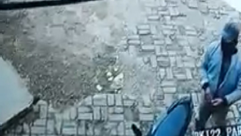 Maling Motor Bersenjata Api di Bantargebang Terekam CCTV, Pelaku Diburu Polisi