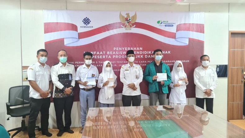 32 Siswa di Banda Aceh Terima Beasiswa Pendidikan dari BP Jamsostek 