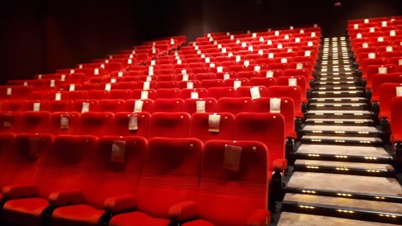  Bioskop Masih Tutup, Gaji Karyawan Dipotong 50 Persen 